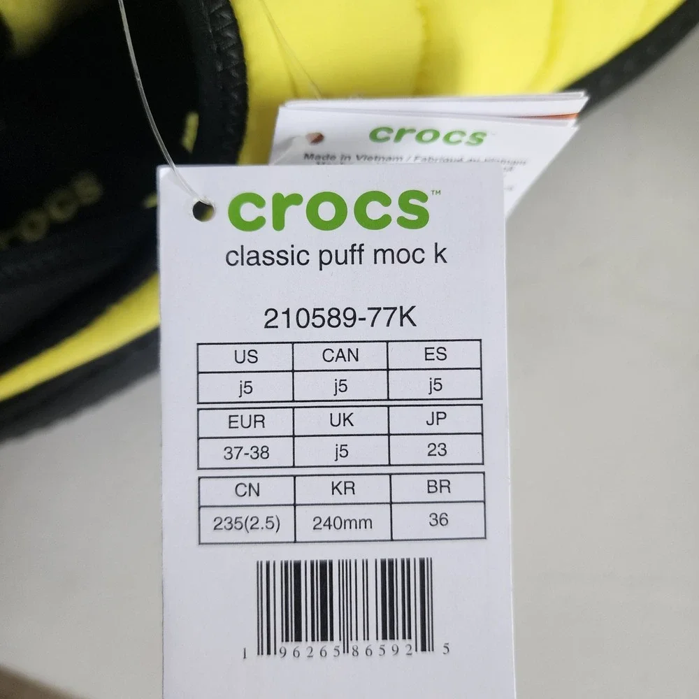 Crocs Classic Puff Moc K Kids Yellow Black Quilted Puffer Slippers J5 210589-77K